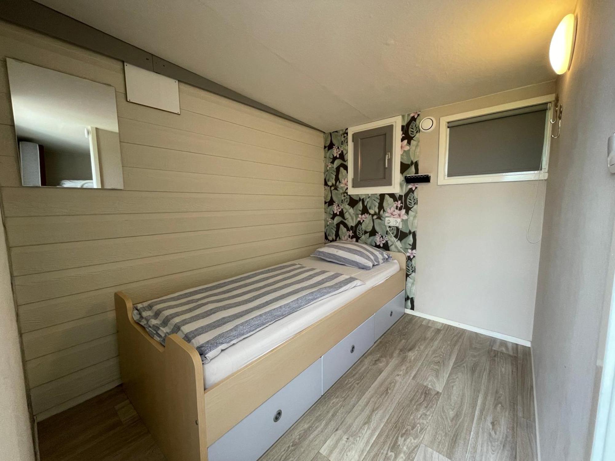 Luxe Chalet Friesland I14 - 5 Pers Westergeest Luaran gambar